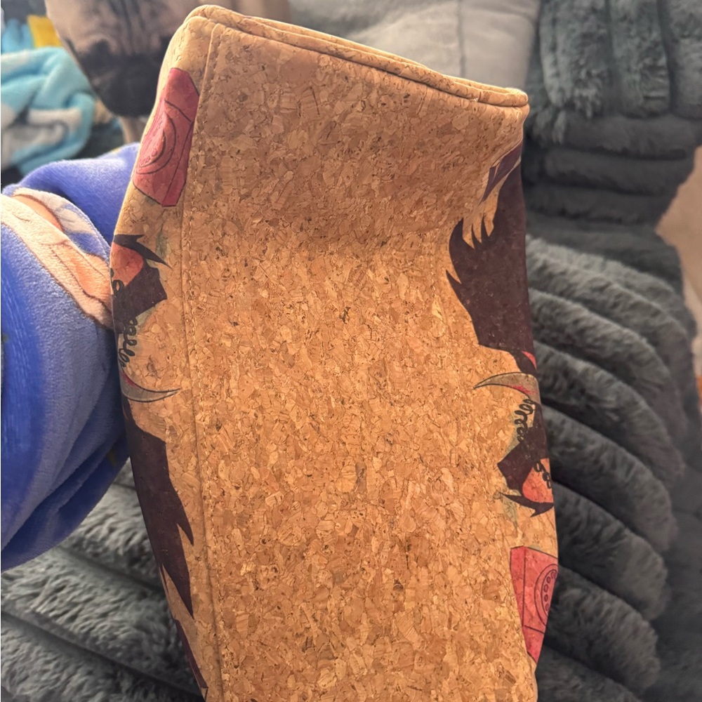 Scream Girl Cork Satchel - Picture 6 of 7